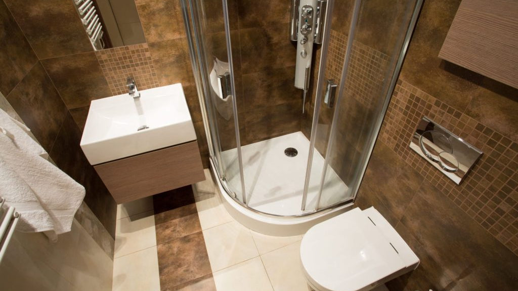 How to visually enlarge a small bathroom