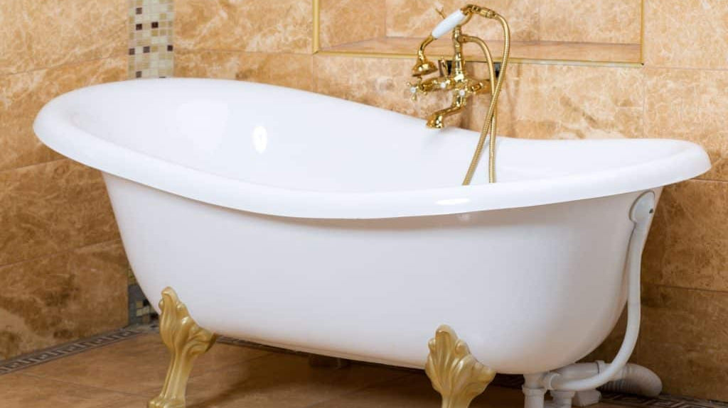 What are the best bathtubs made of?