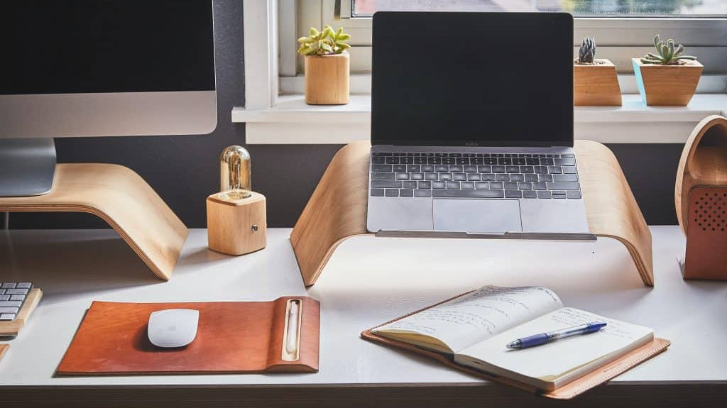 How to Arrange a Perfect Home Office in a Small Apartment
