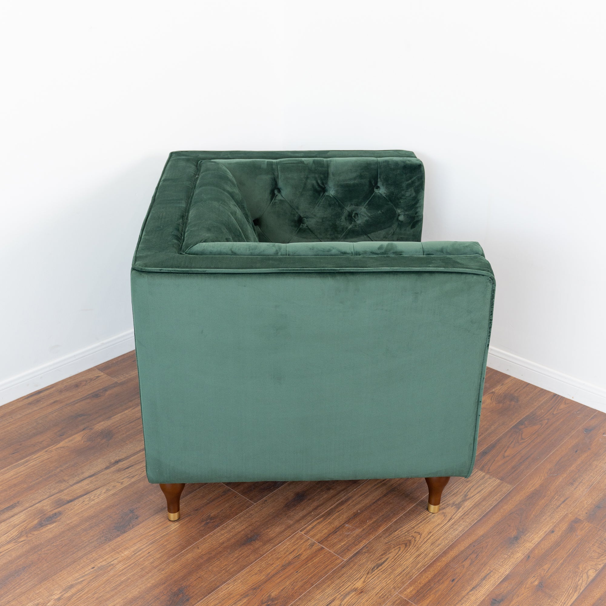 Ashcroft - Evelyn Tufted Back Velvet Lounge Chair in Green