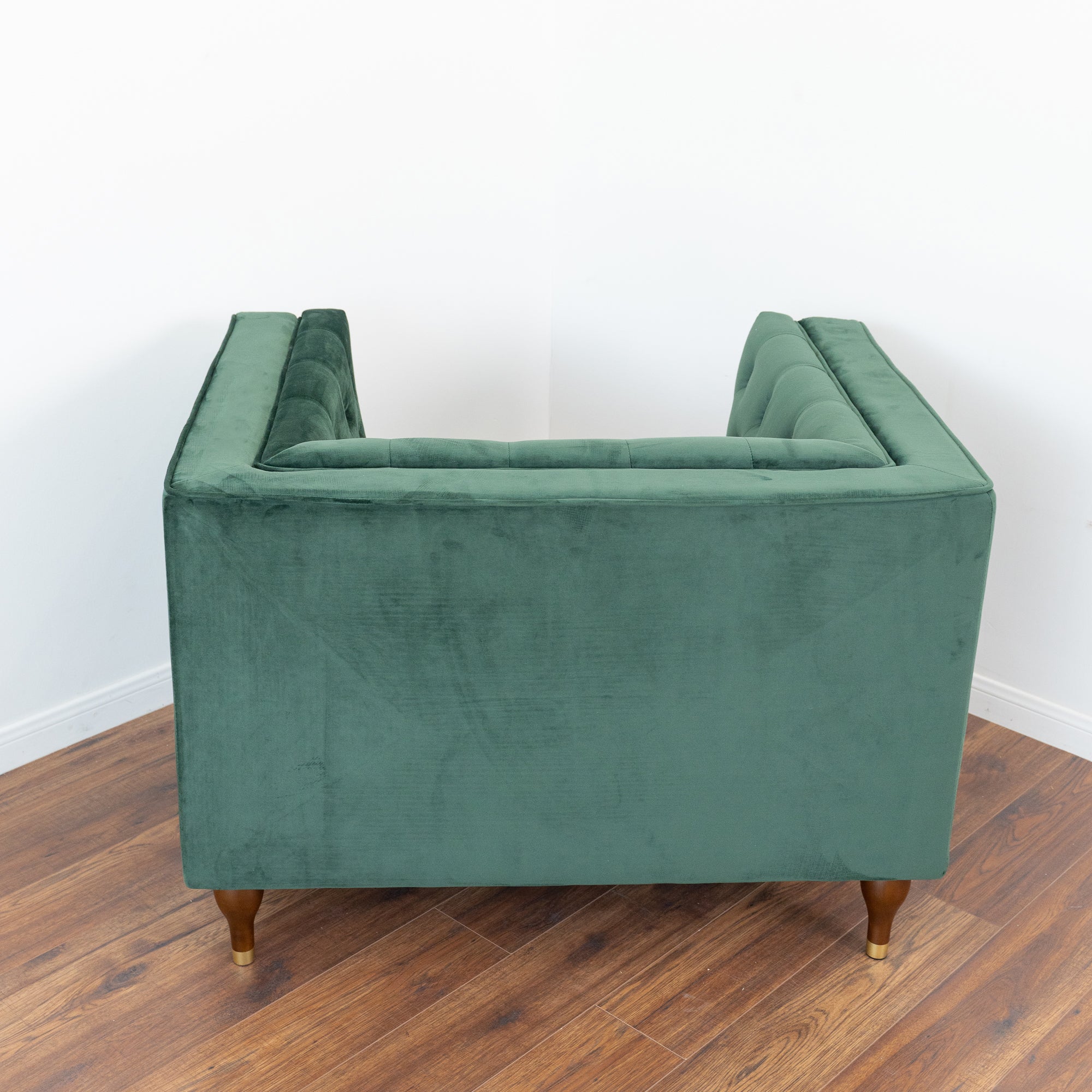Ashcroft - Evelyn Tufted Back Velvet Lounge Chair in Green