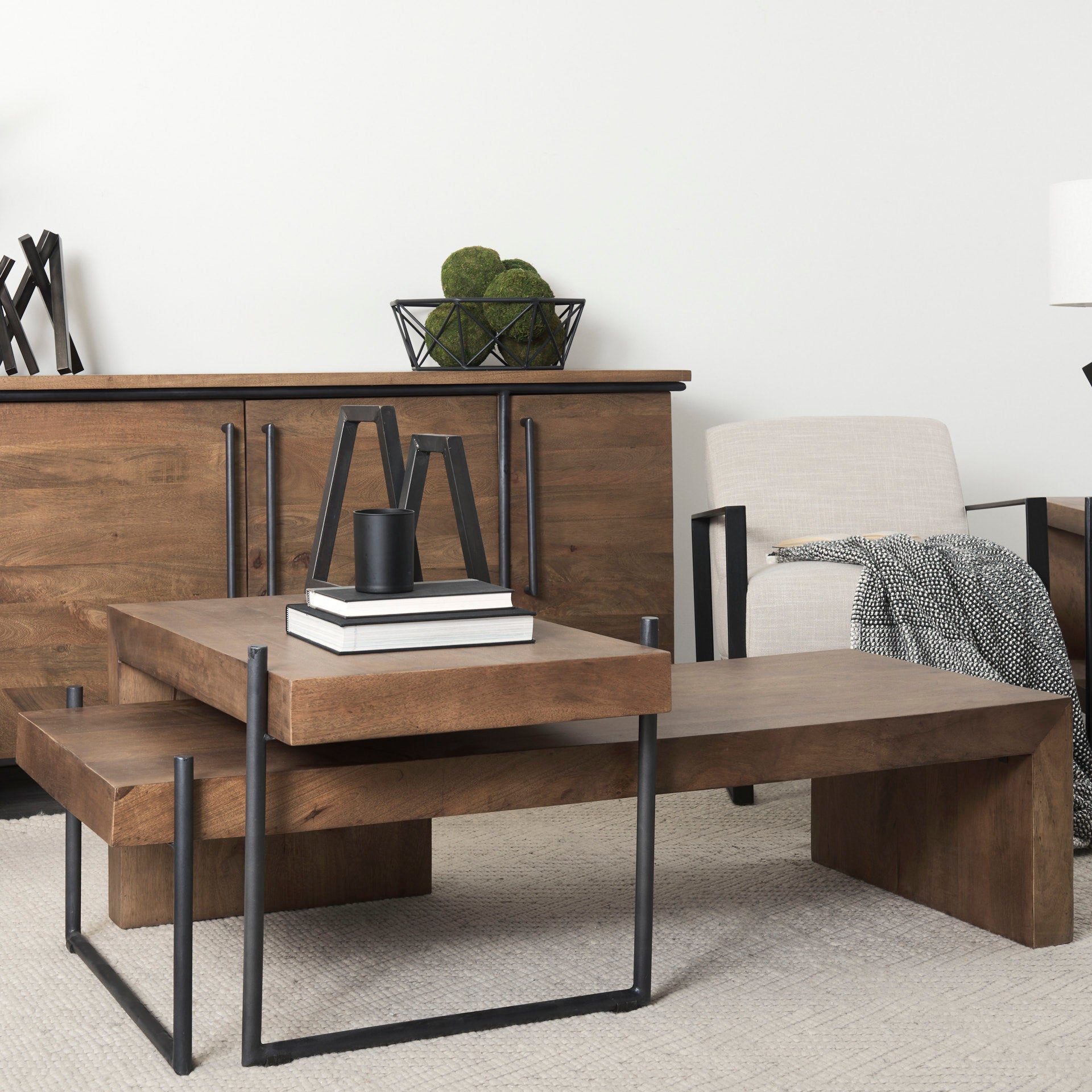 Mercana - Maddox Coffee Table in Black, Solid Wood