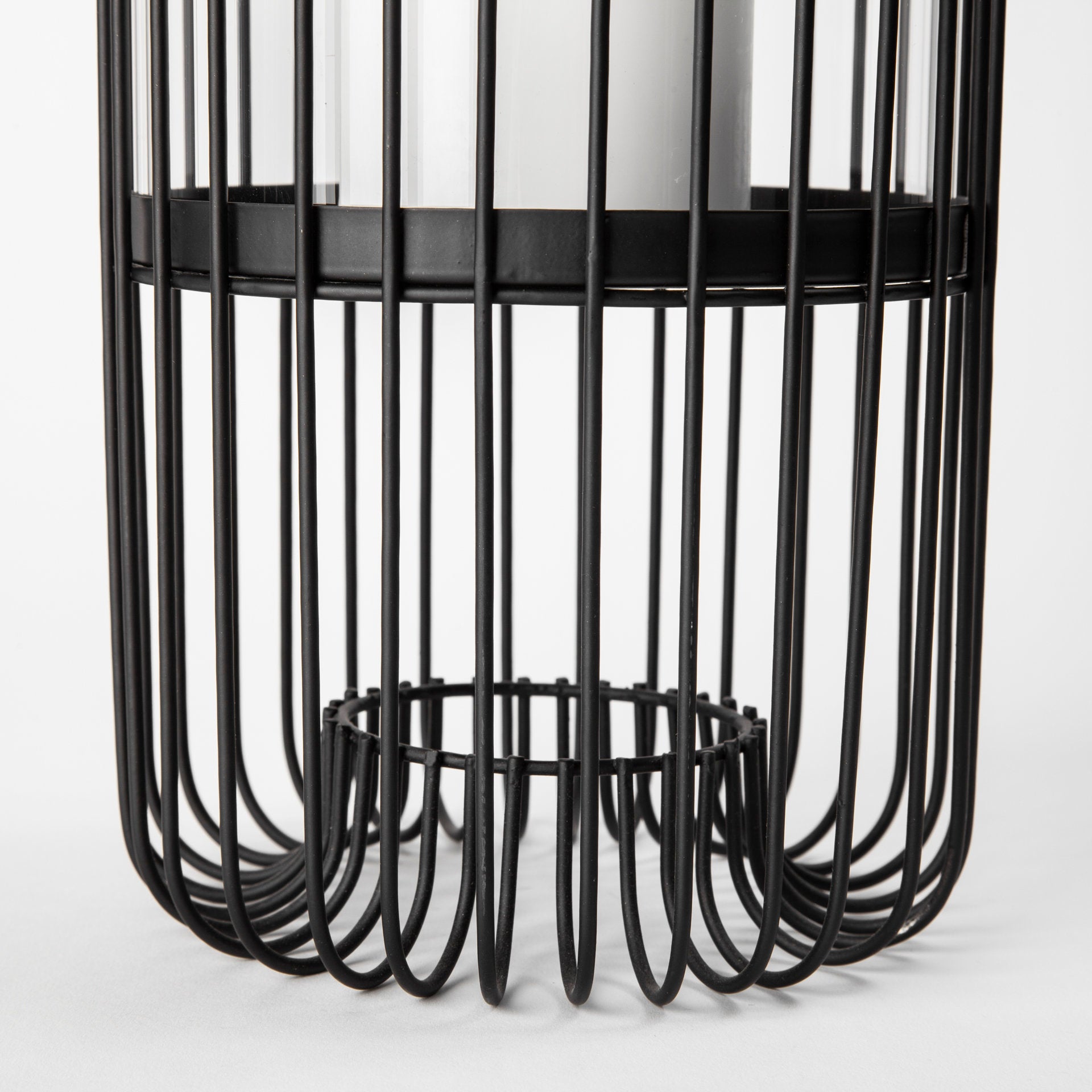 Mercana - Velo Candle Holder in Black, Metal