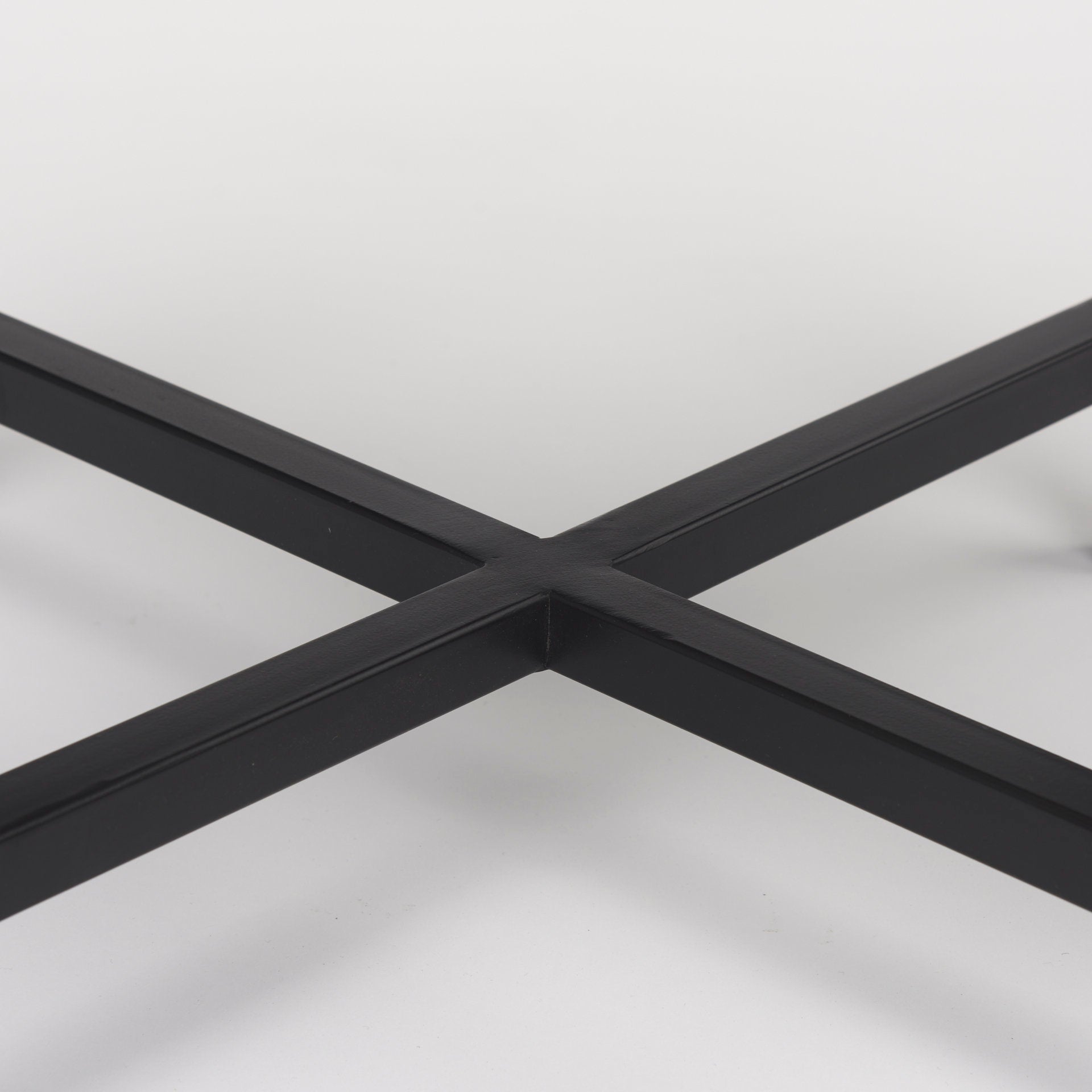Mercana - Lucas Accent Table in Black, Metal