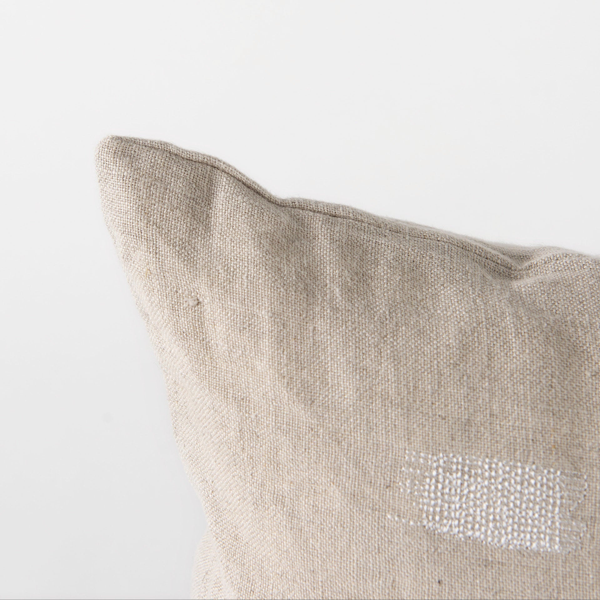 Mercana - Lacey Pillow in White, Fabric