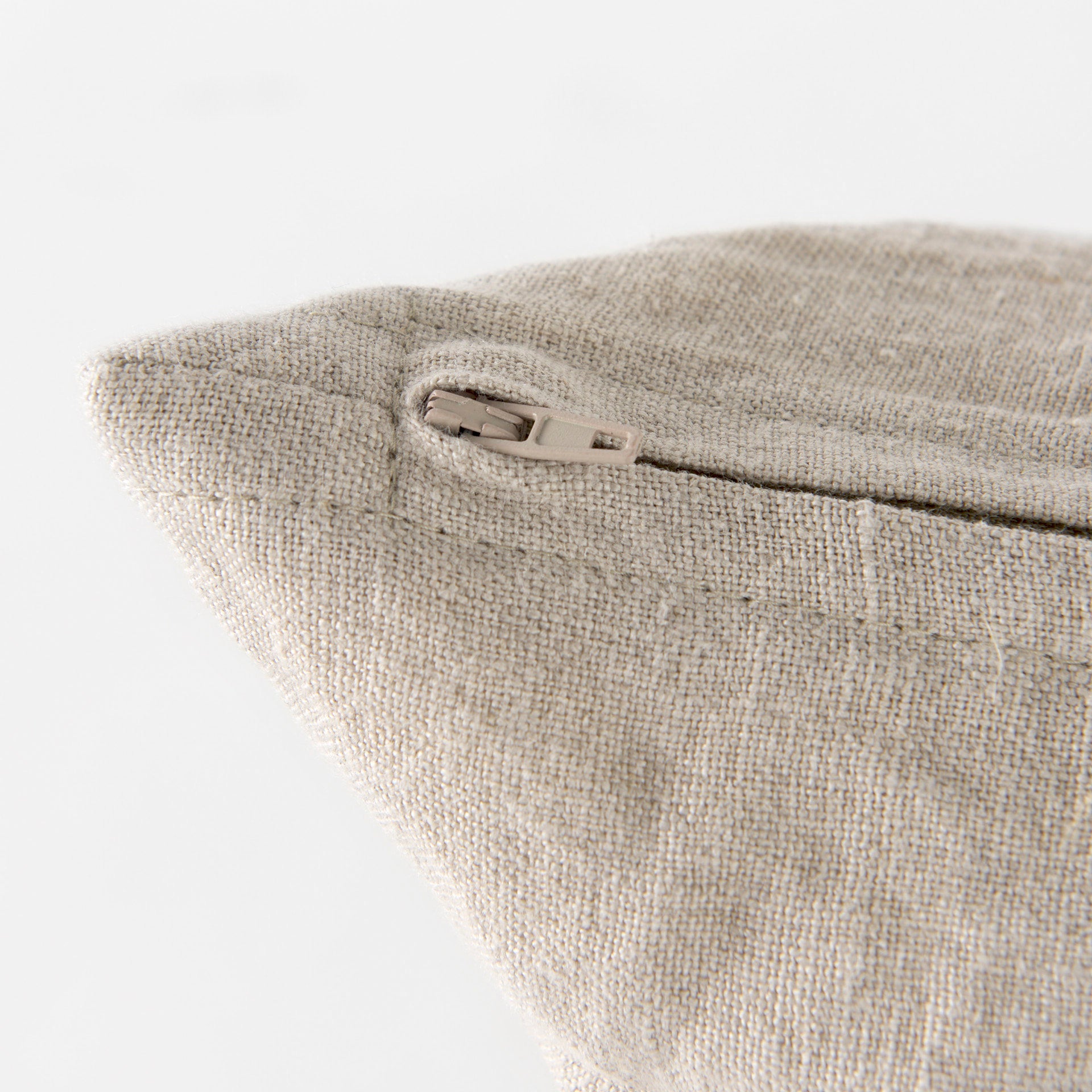 Mercana - Lacey Pillow in White, Fabric