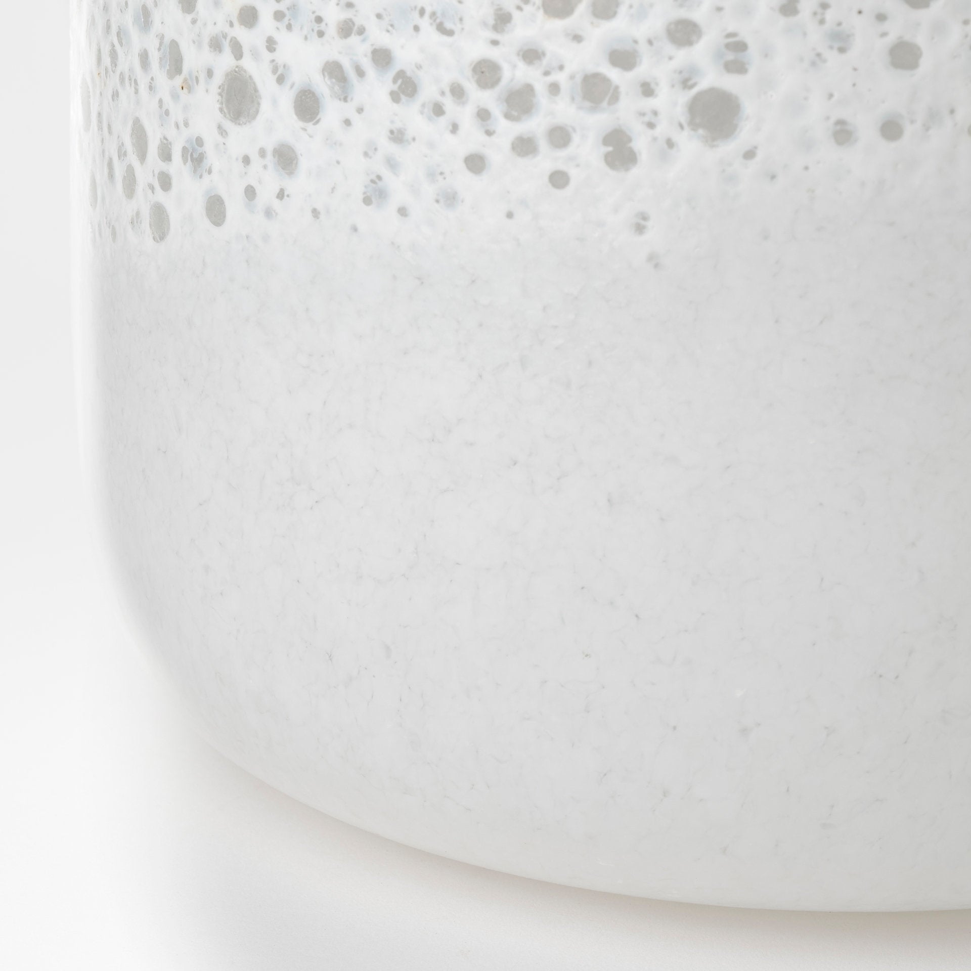 Mercana - Pearl Vase in White, Resin