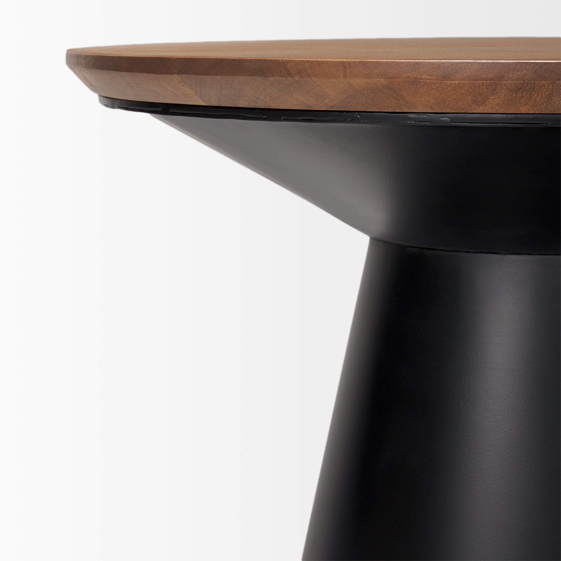 Mercana - Mitchell End Table in Black, Metal