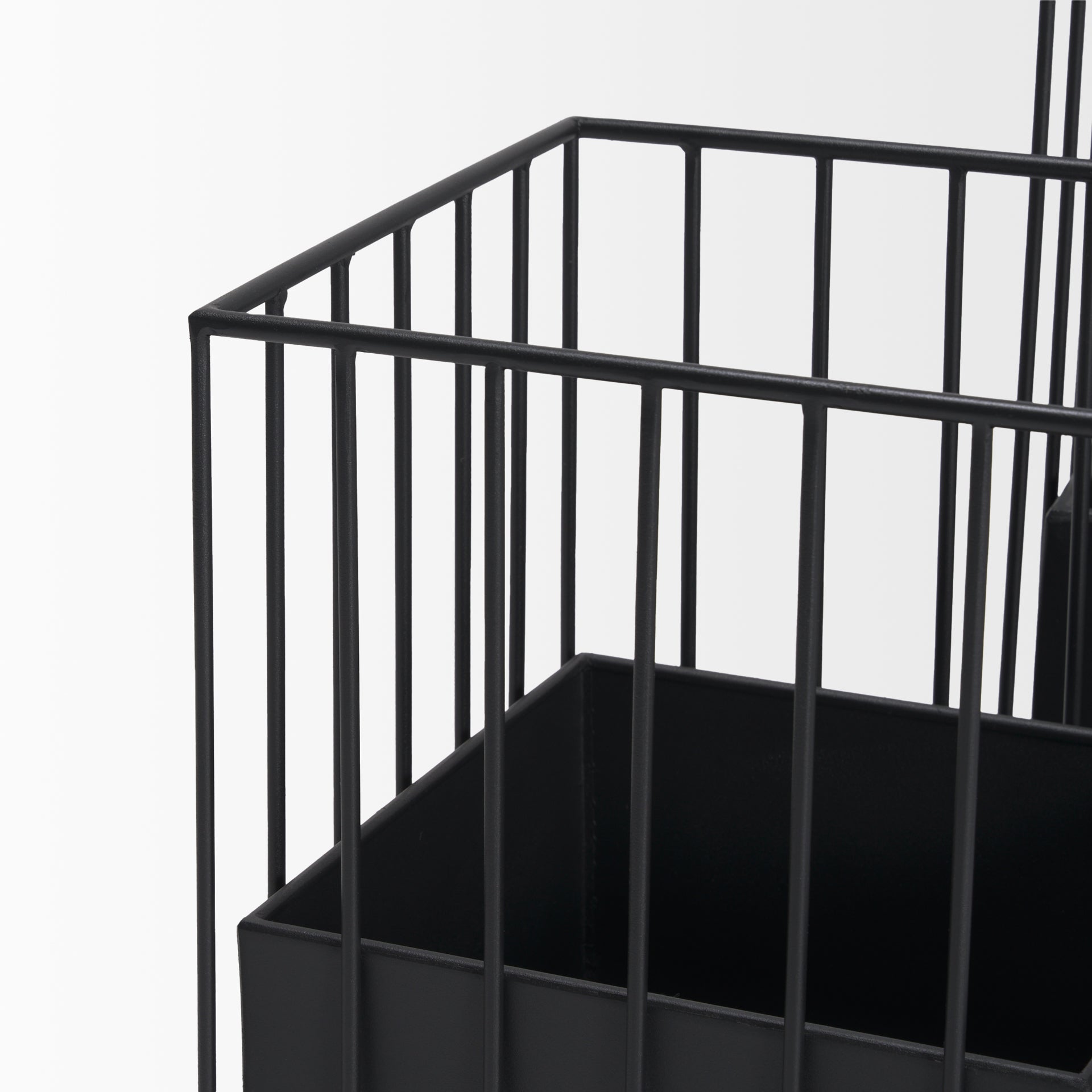 Mercana - Verna Planters in Black, Metal