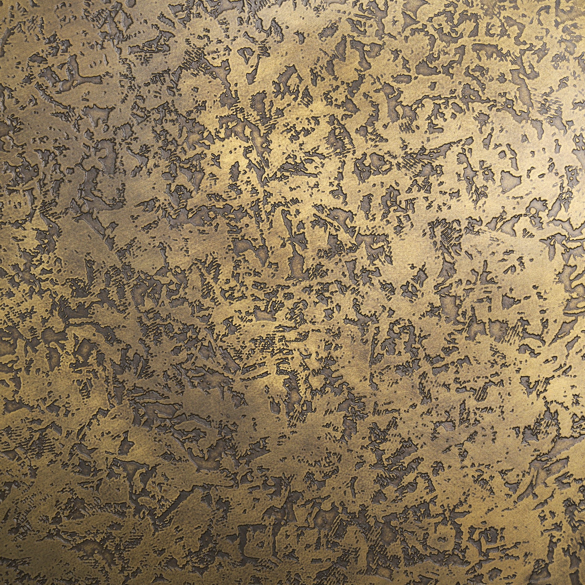 Mercana - Rosh Accent Table in Gold, Metal