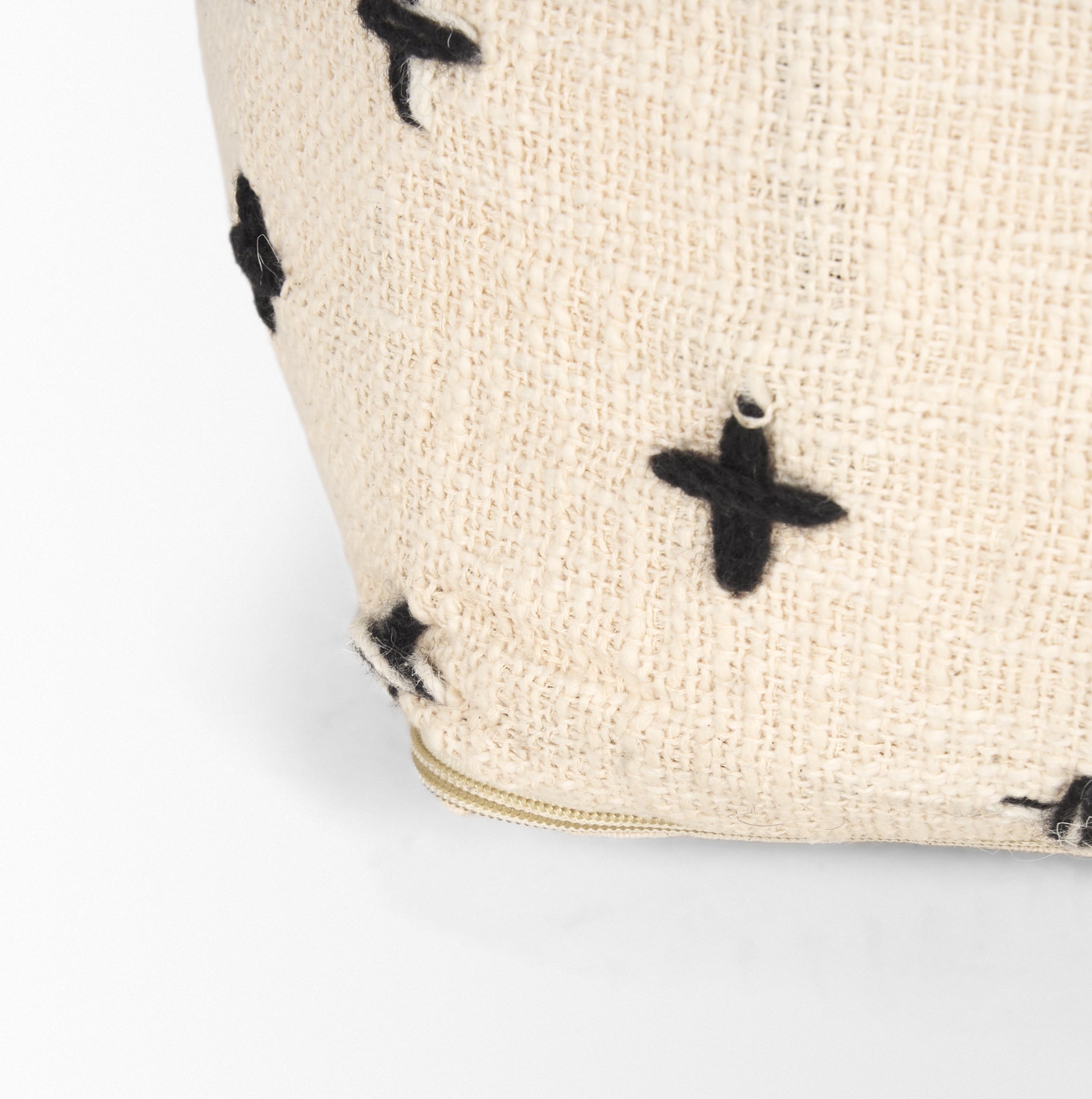 Mercana - Saanvi Pouf in Black/Cream, Wool