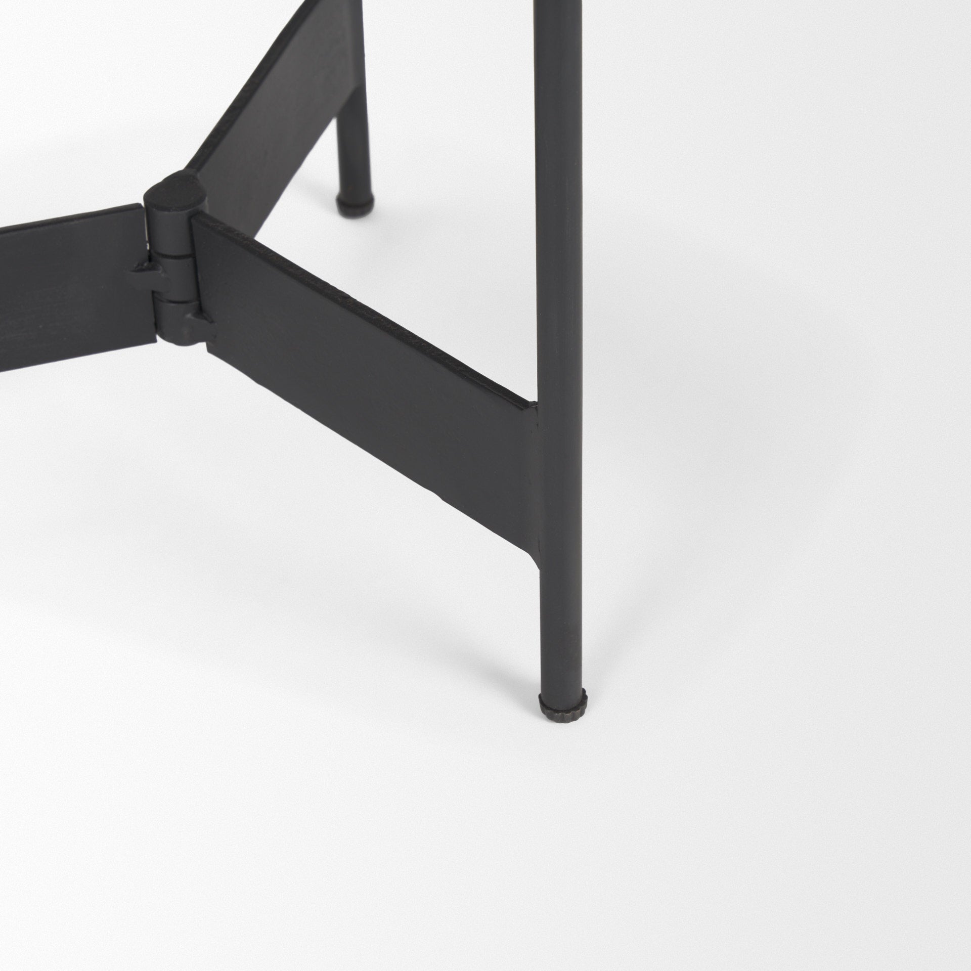 Mercana - Wade End Tables in Beige/Black, Metal/Stone