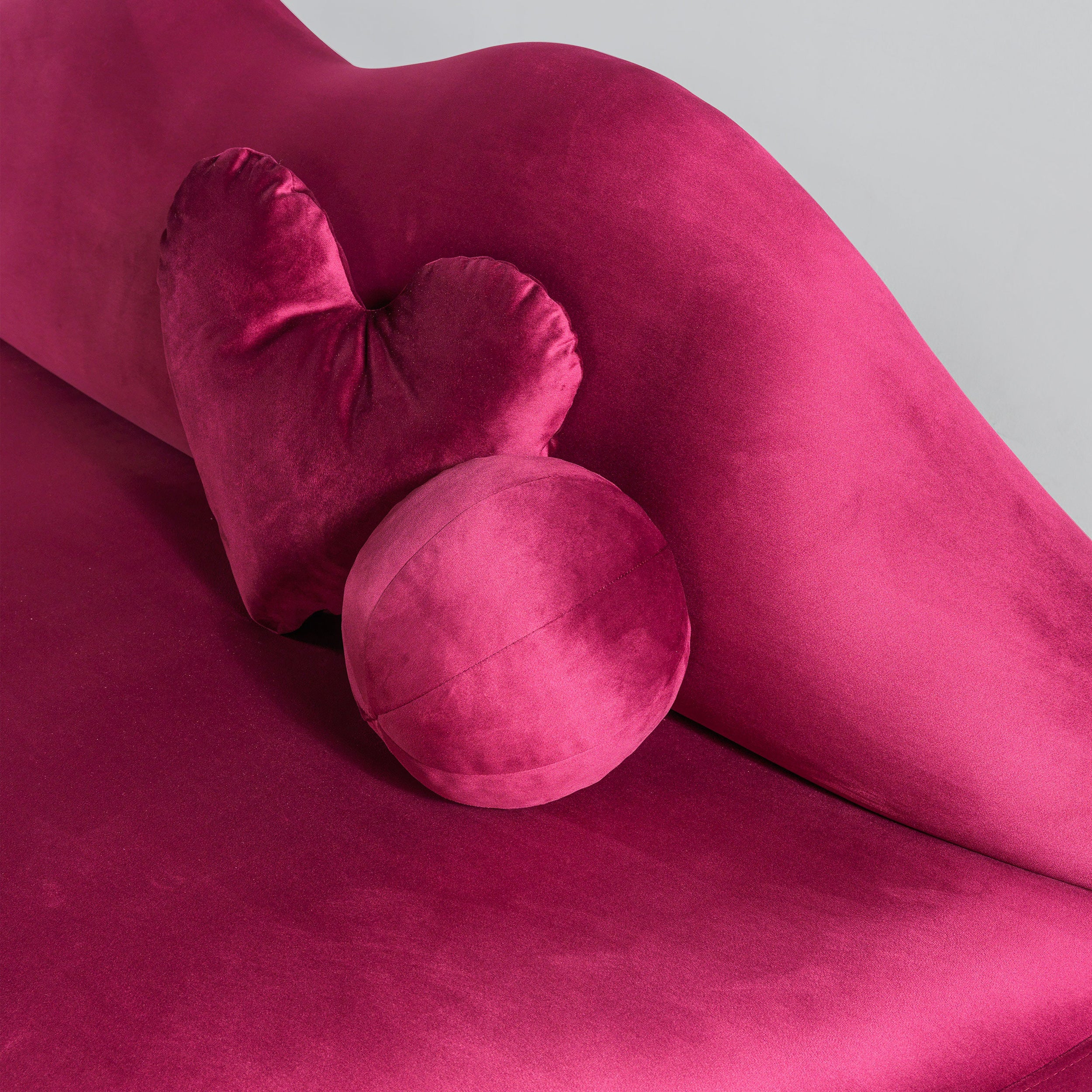 Nova - Lips Maroon Velvet Loveseat 81"
