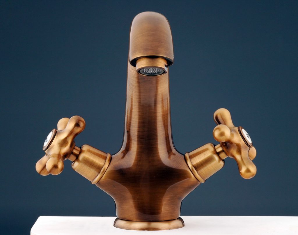 Advantages and Disadvantages of Different Faucets Materials