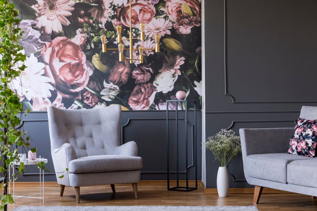 Dark Wallpaper or Wall Painting – Pros and Cons