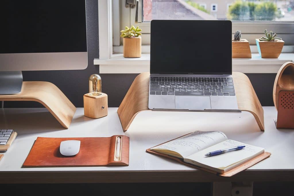 How to Arrange a Perfect Home Office in a Small Apartment