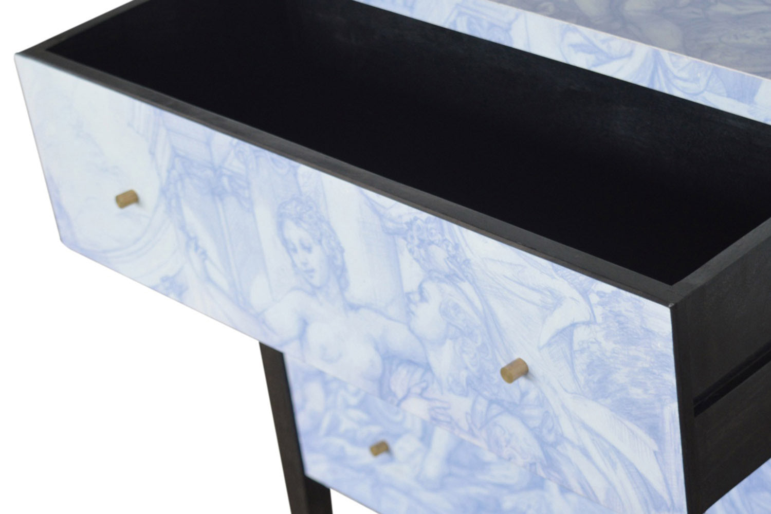 Artisan - Avanti Garden of Venus Chest