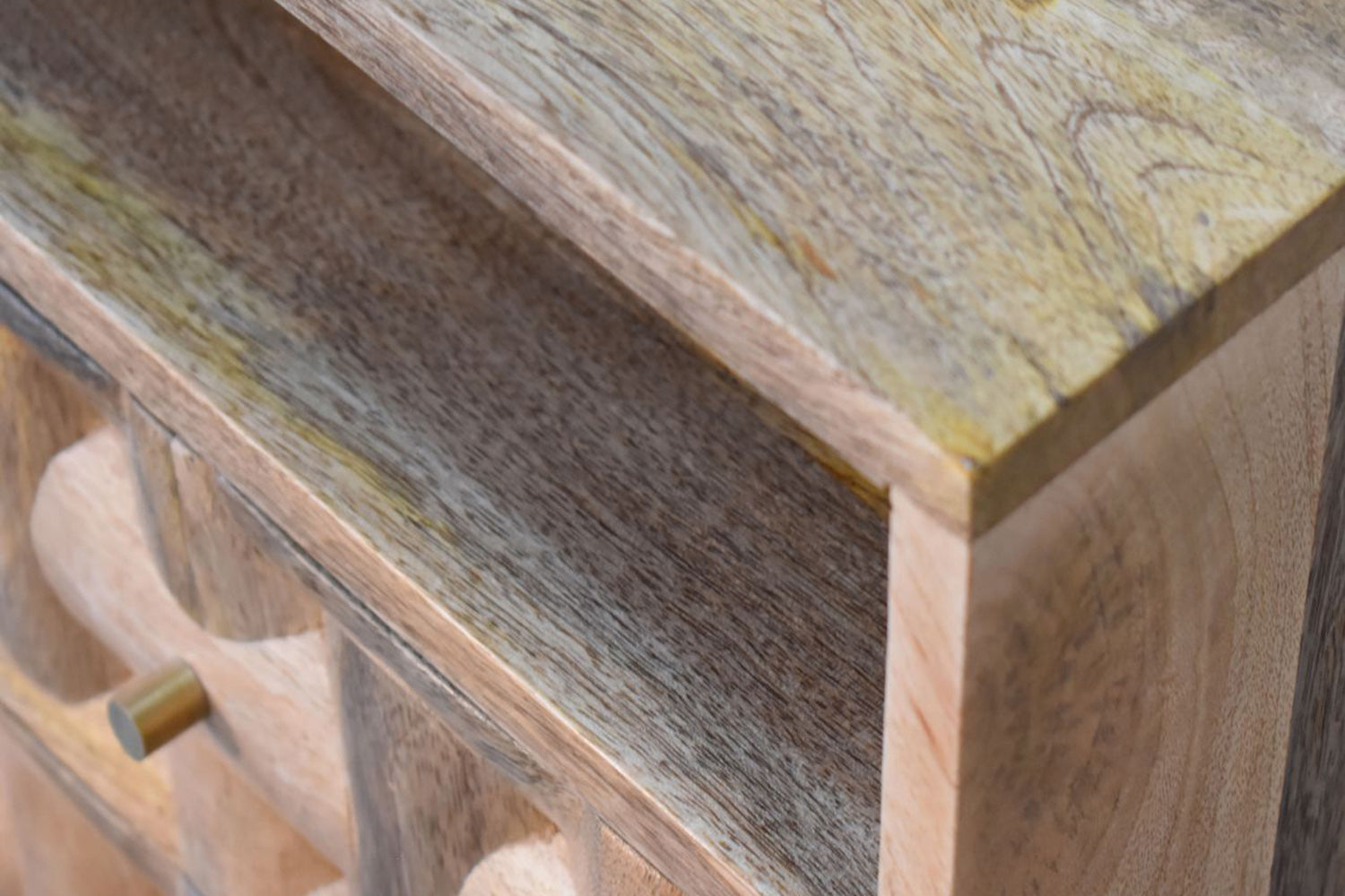 Artisan - Kita Bedside