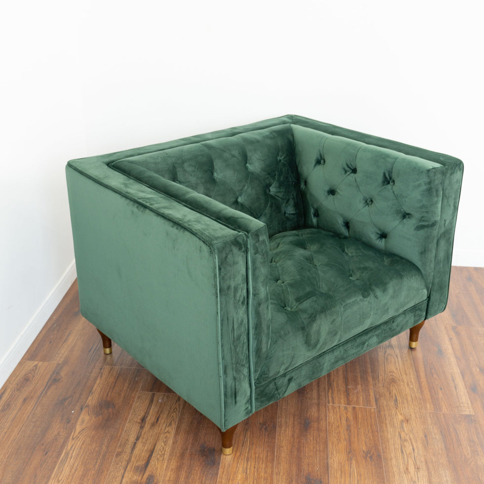 Ashcroft - Evelyn Tufted Back Velvet Lounge Chair in Green
