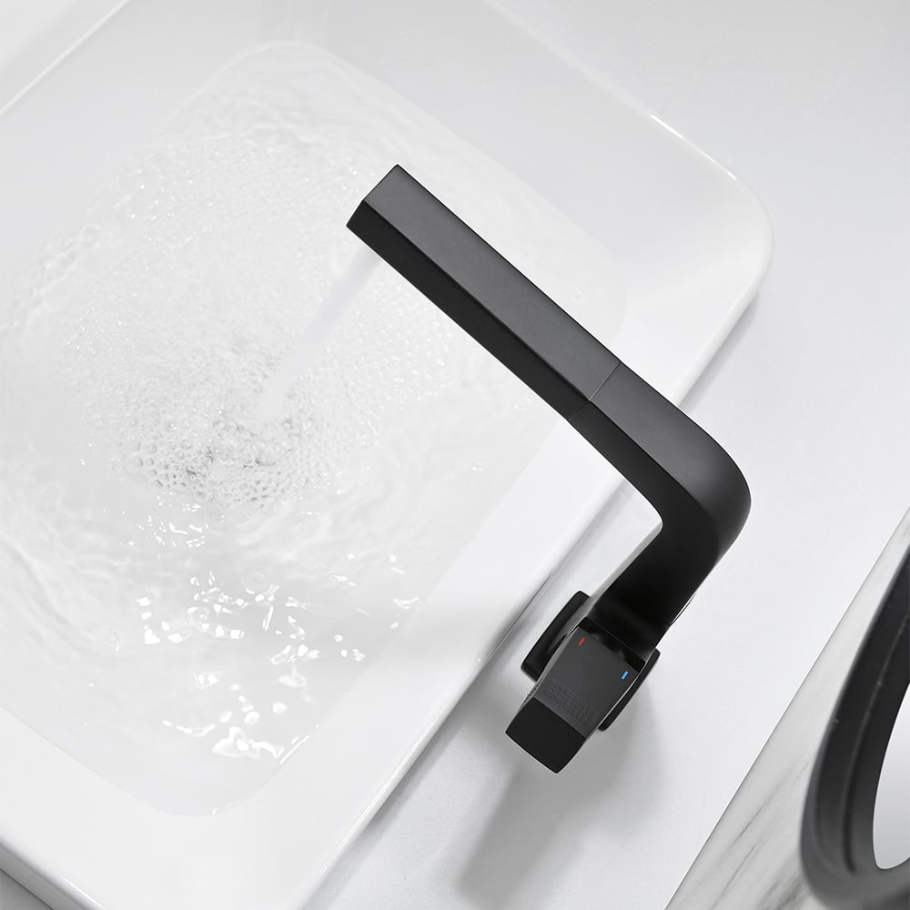 HMR - Modern Single Hole Bathroom Sink Faucet Dual Function Pull-Out Spray Faucet