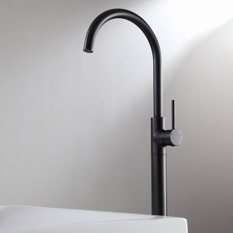 HMR - Brewst Freestanding Tub Filler Faucet in Matte Black, Brass