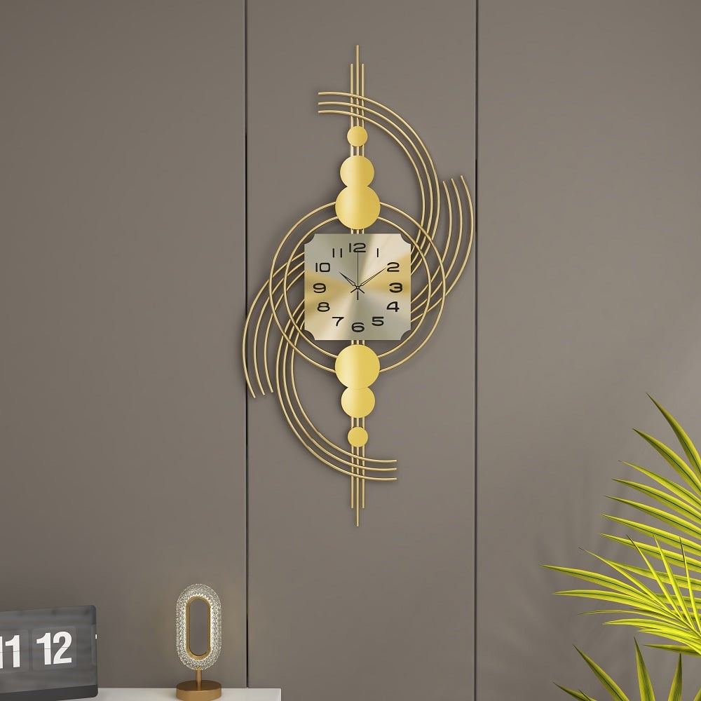 HMR - Modern 3D Metal Wall Clock with Golden Geometric Frame