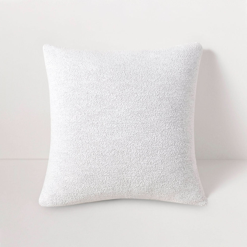 Harbour - Throw Pillow Pebble Cloud
