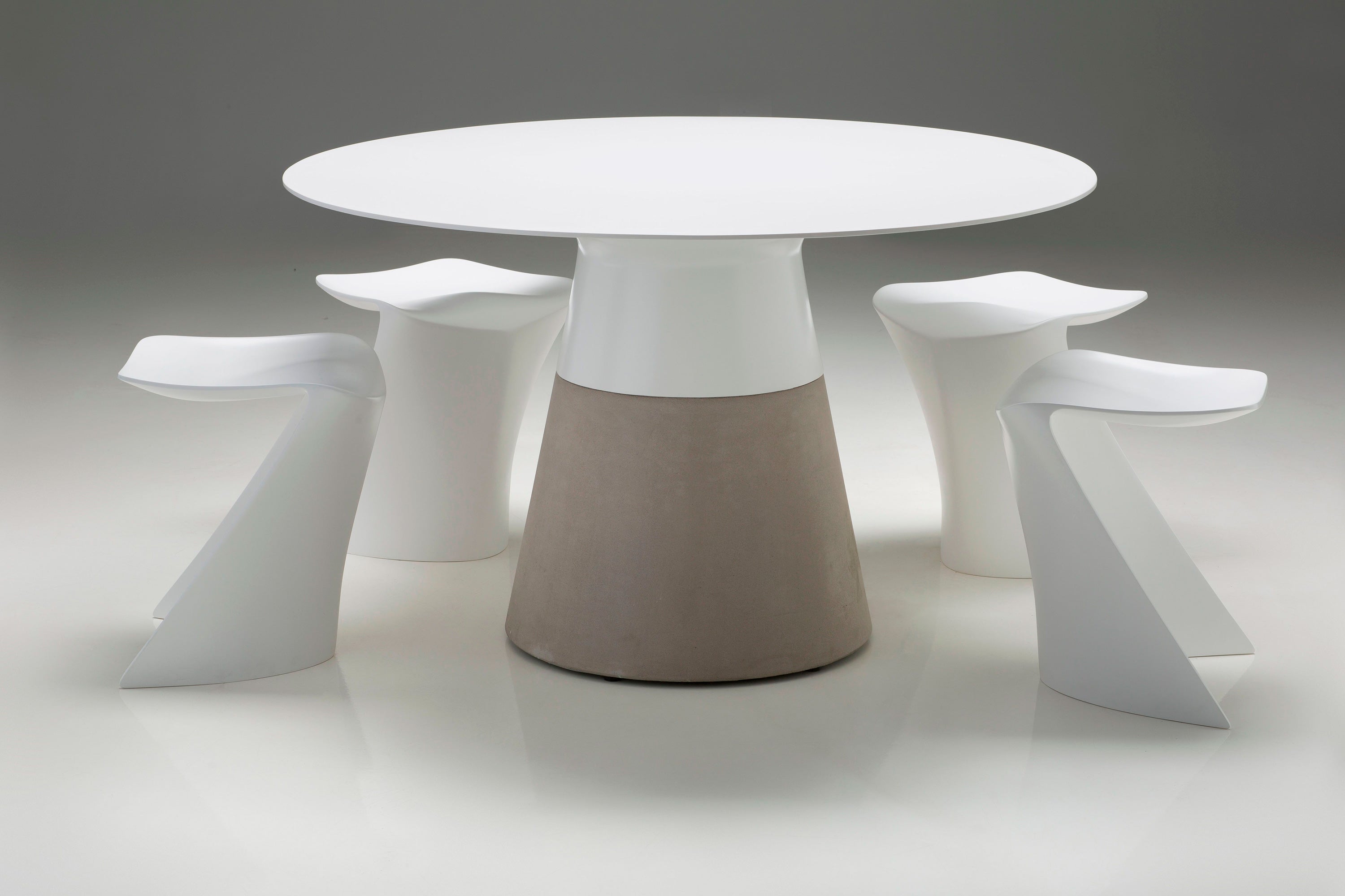Mobital - Maldives Round Dining Table