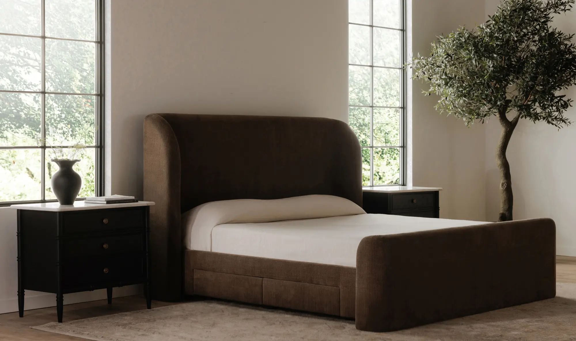Moe's - Sophia Contemporary Bed