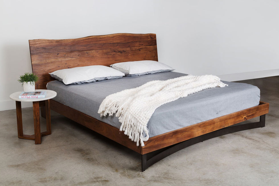 Moe's - Bent Bed