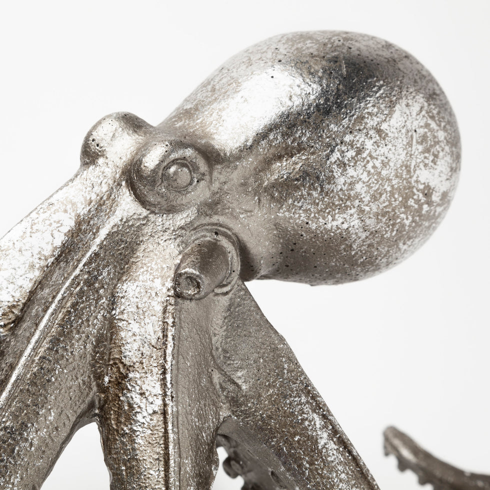 Mercana - Strafford Object in Silver, Resin