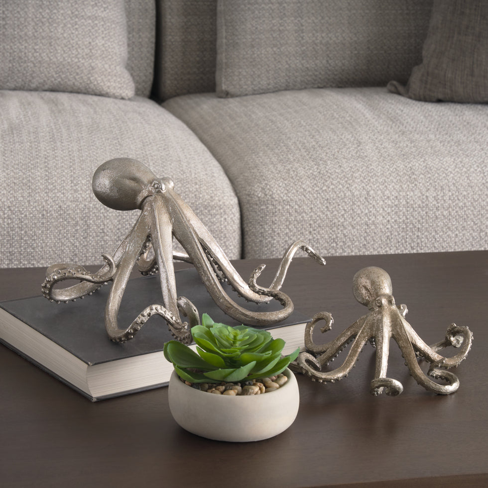 Mercana - Strafford Object in Silver, Resin