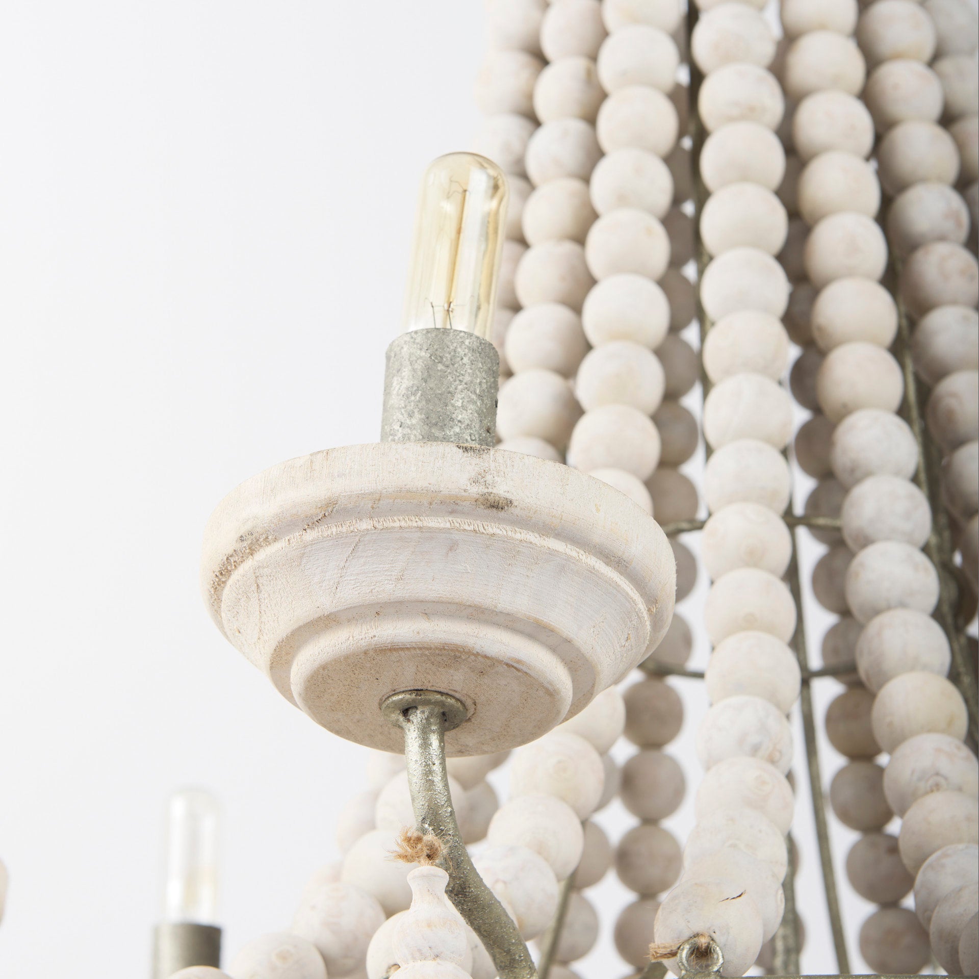 Mercana - Phillum Chandelier in White, Metal