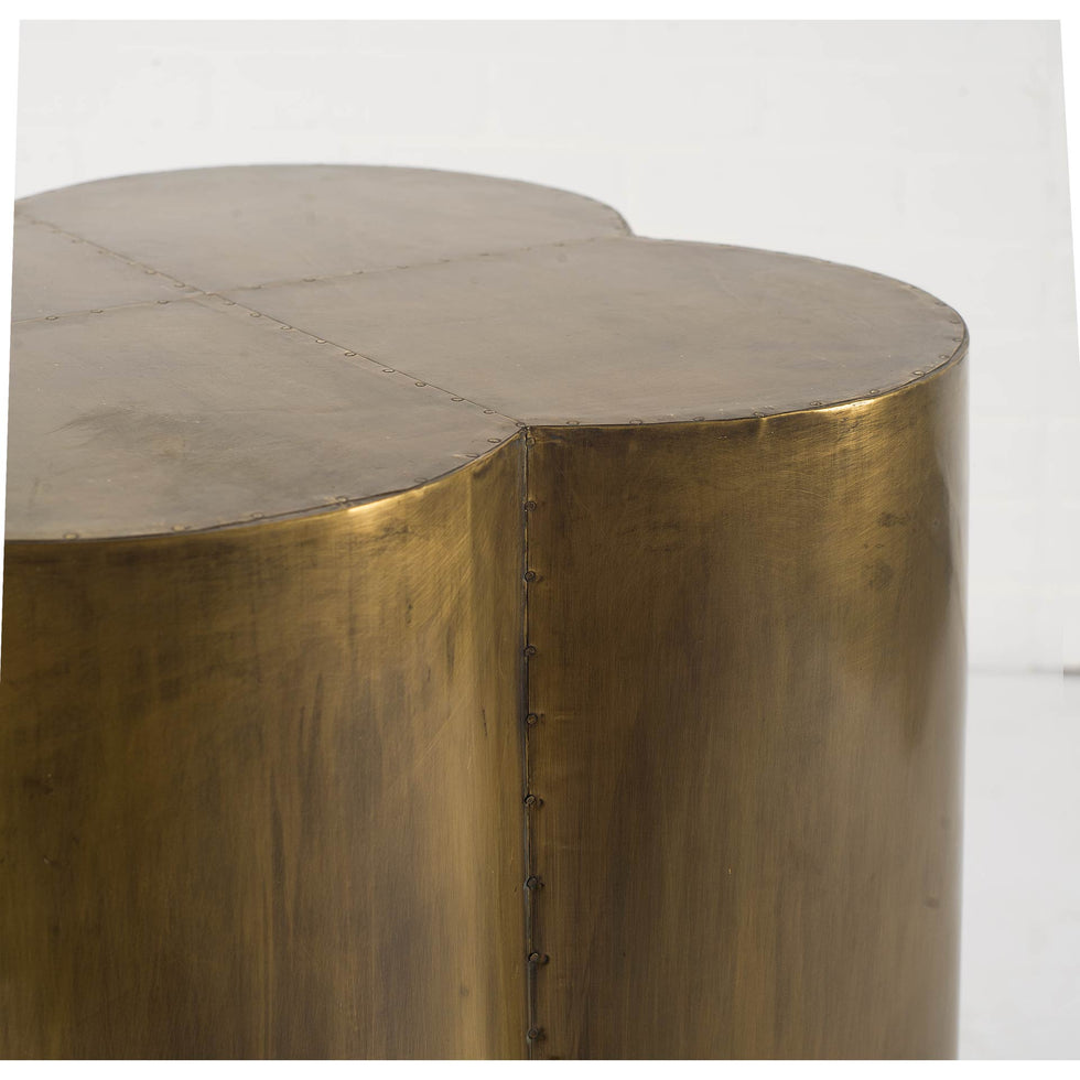 Mercana - Quatrefoil Accent Table in Gold, Solid Wood