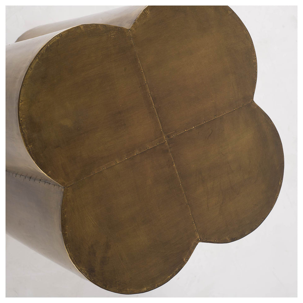 Mercana - Quatrefoil Accent Table in Gold, Solid Wood
