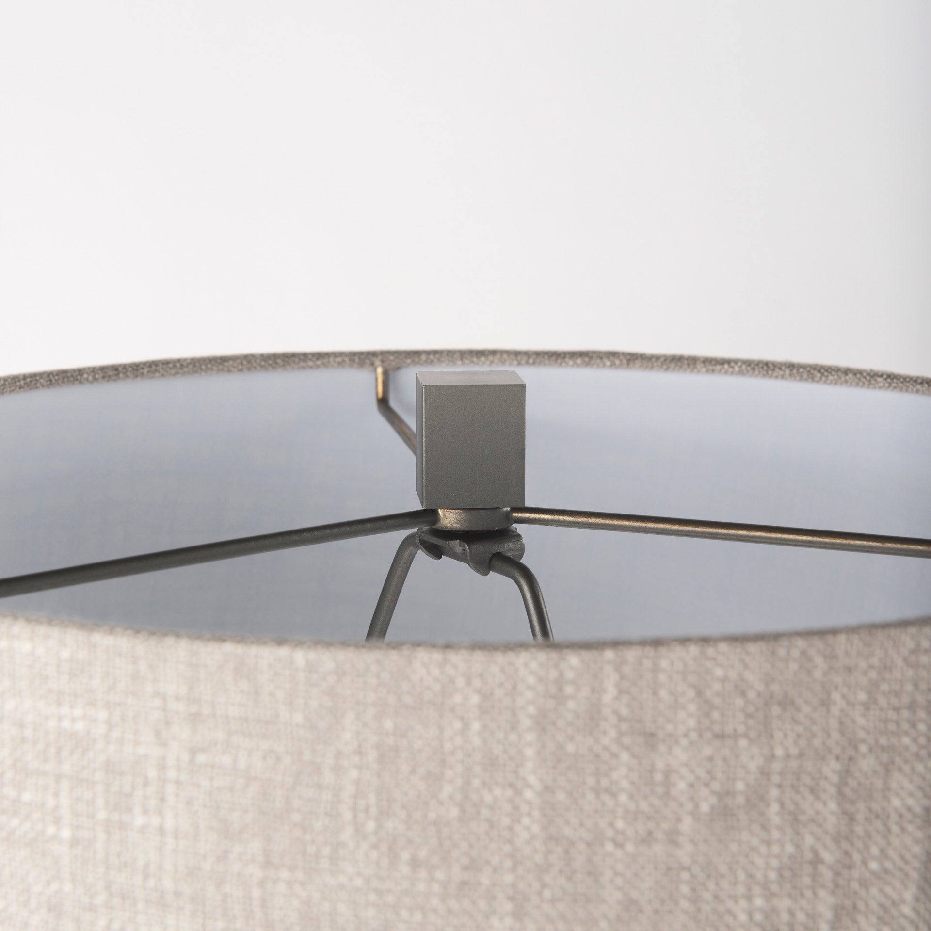 Mercana - Raen Table Lamp in Beige, Metal