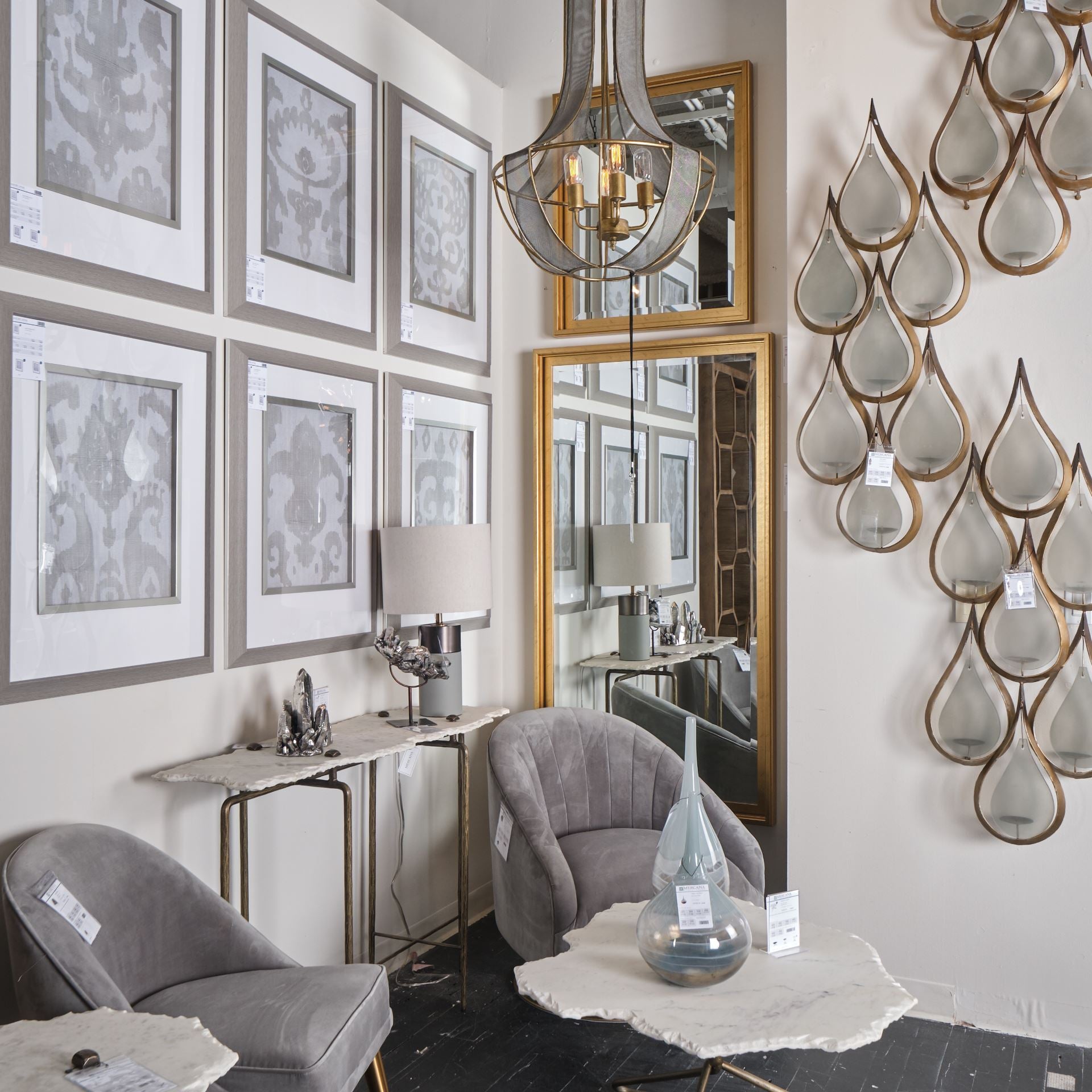 Mercana - Pinera Console Table in Gold/White, Iron