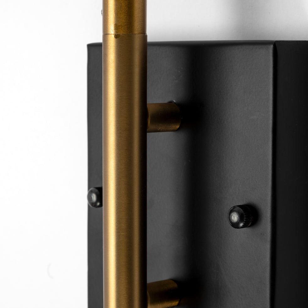 Mercana - Tremont Wall Sconce in Black, Metal