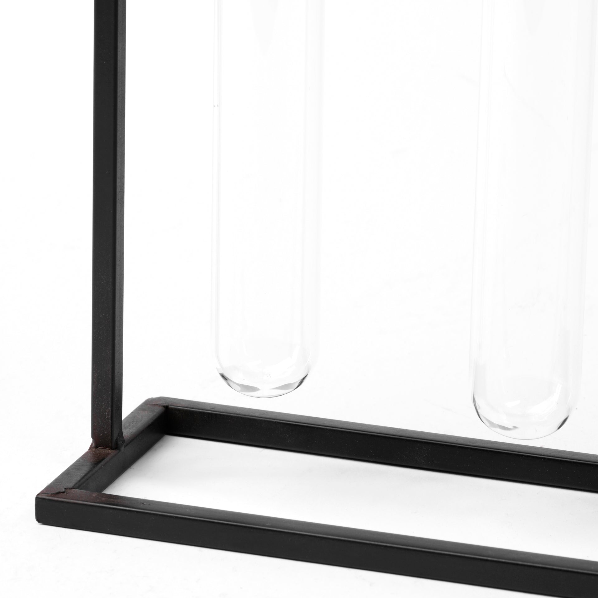 Mercana - Bunsen Vase in Black, Metal