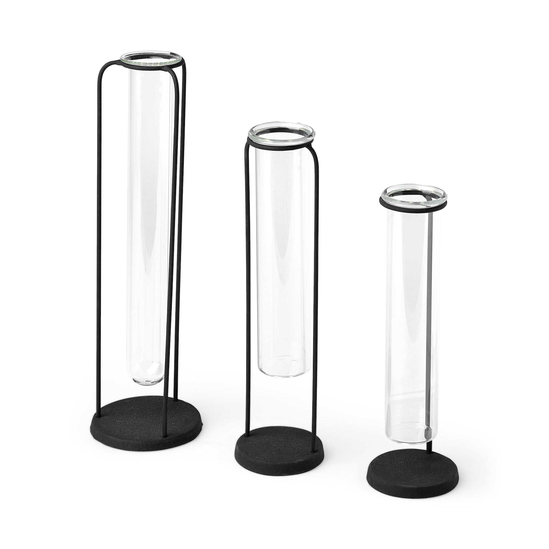Mercana - Beeker Vase in Black, Metal