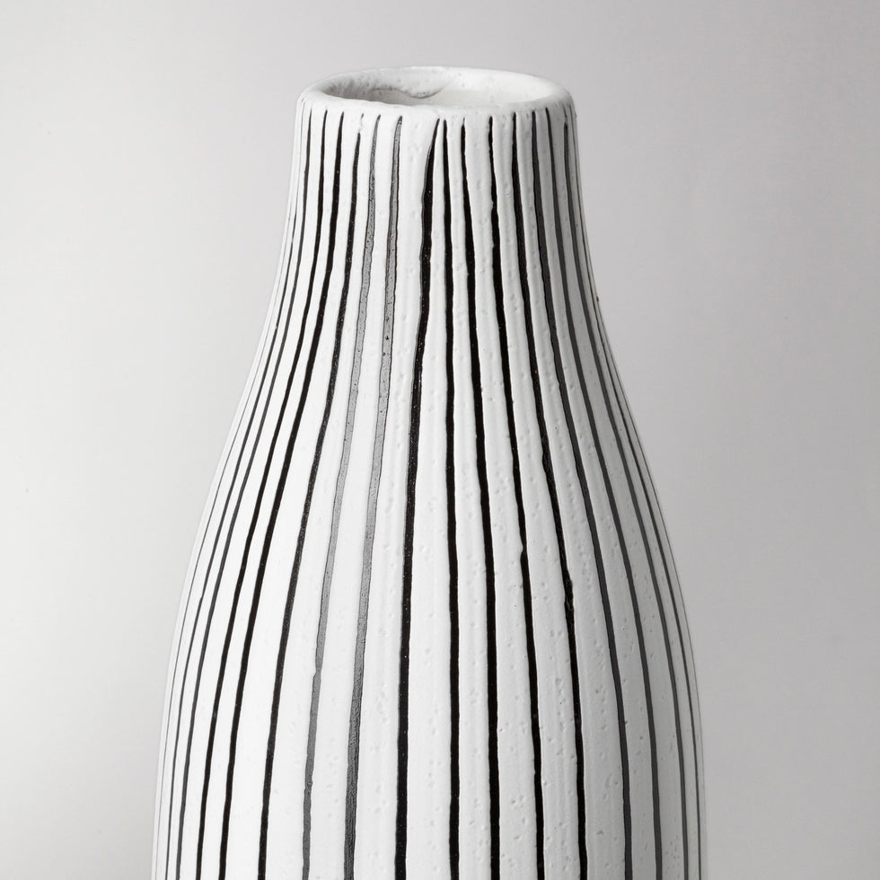 Mercana - Kira Vase in White, Ceramic