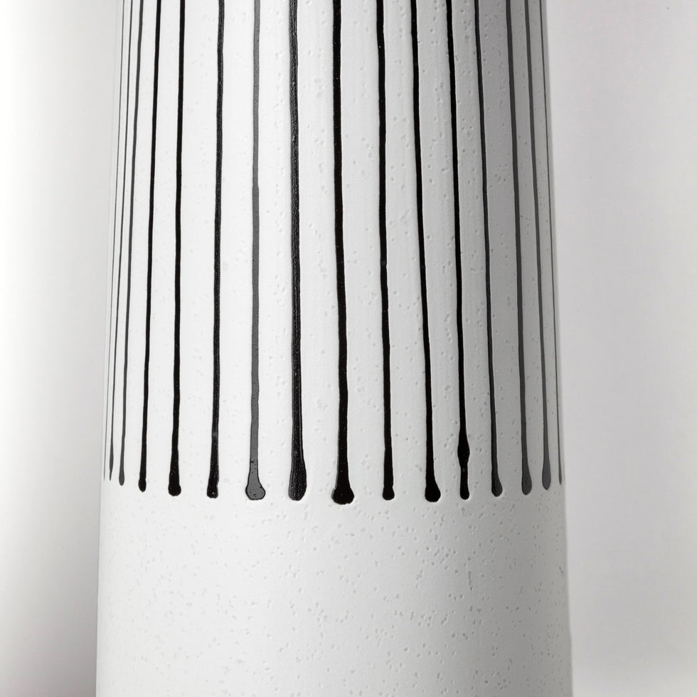 Mercana - Kira Vase in White, Ceramic