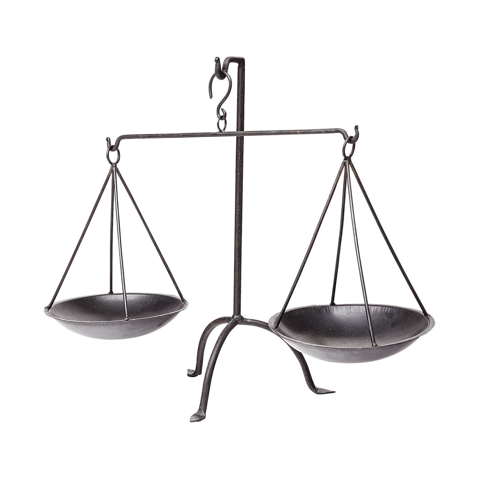 Mercana - Adilah 16L x 10W Black Metal Vintage Inspired Weighing Scale