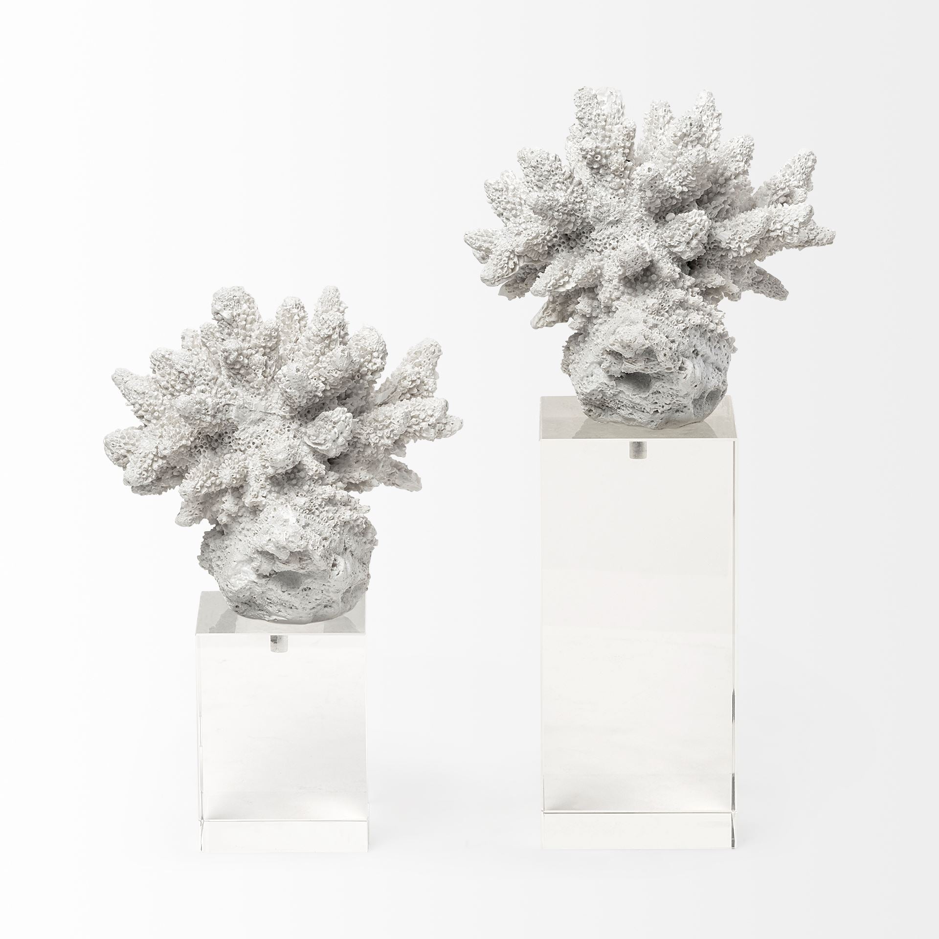 Mercana - Isla Object in White, Resin