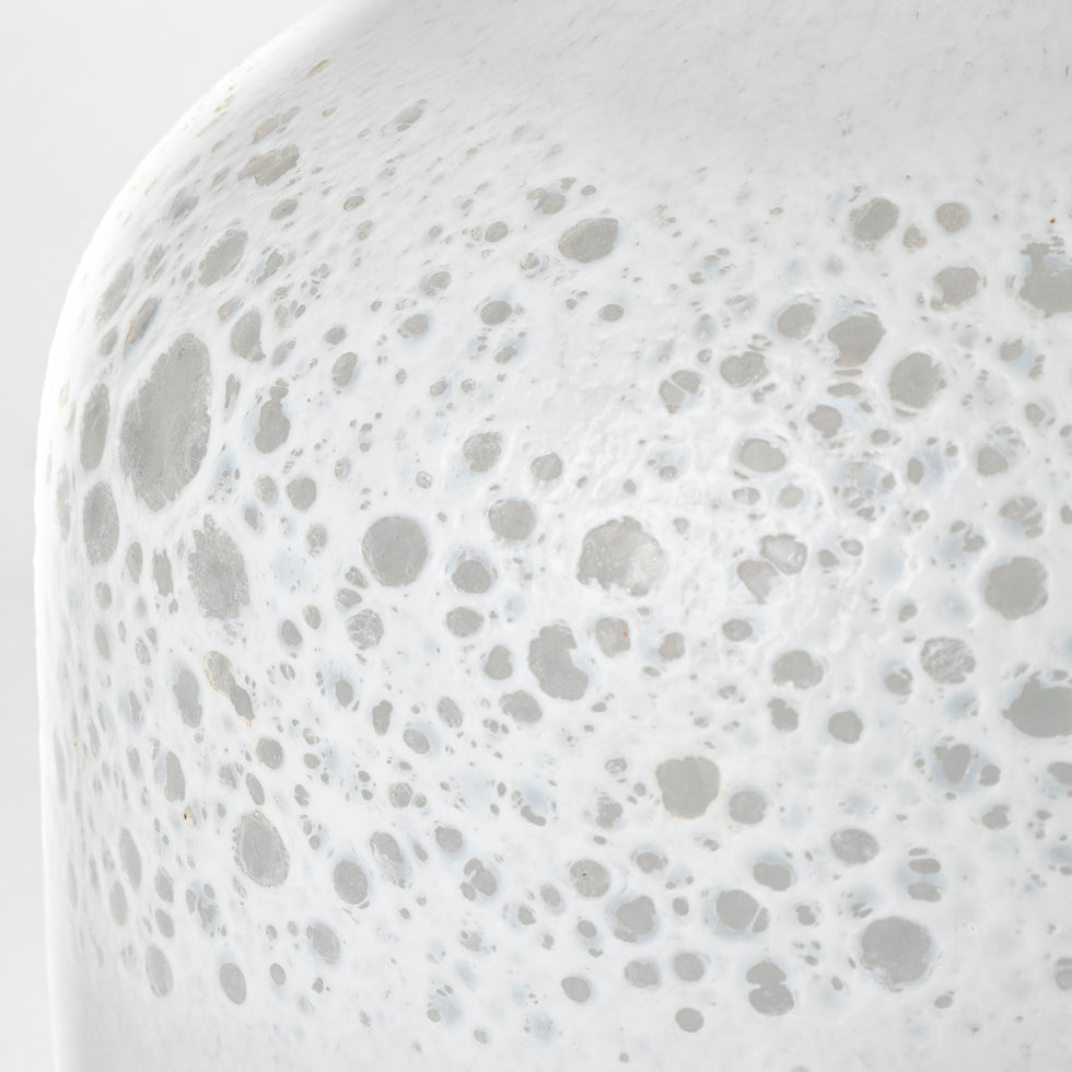 Mercana - Pearl Vase in White, Resin