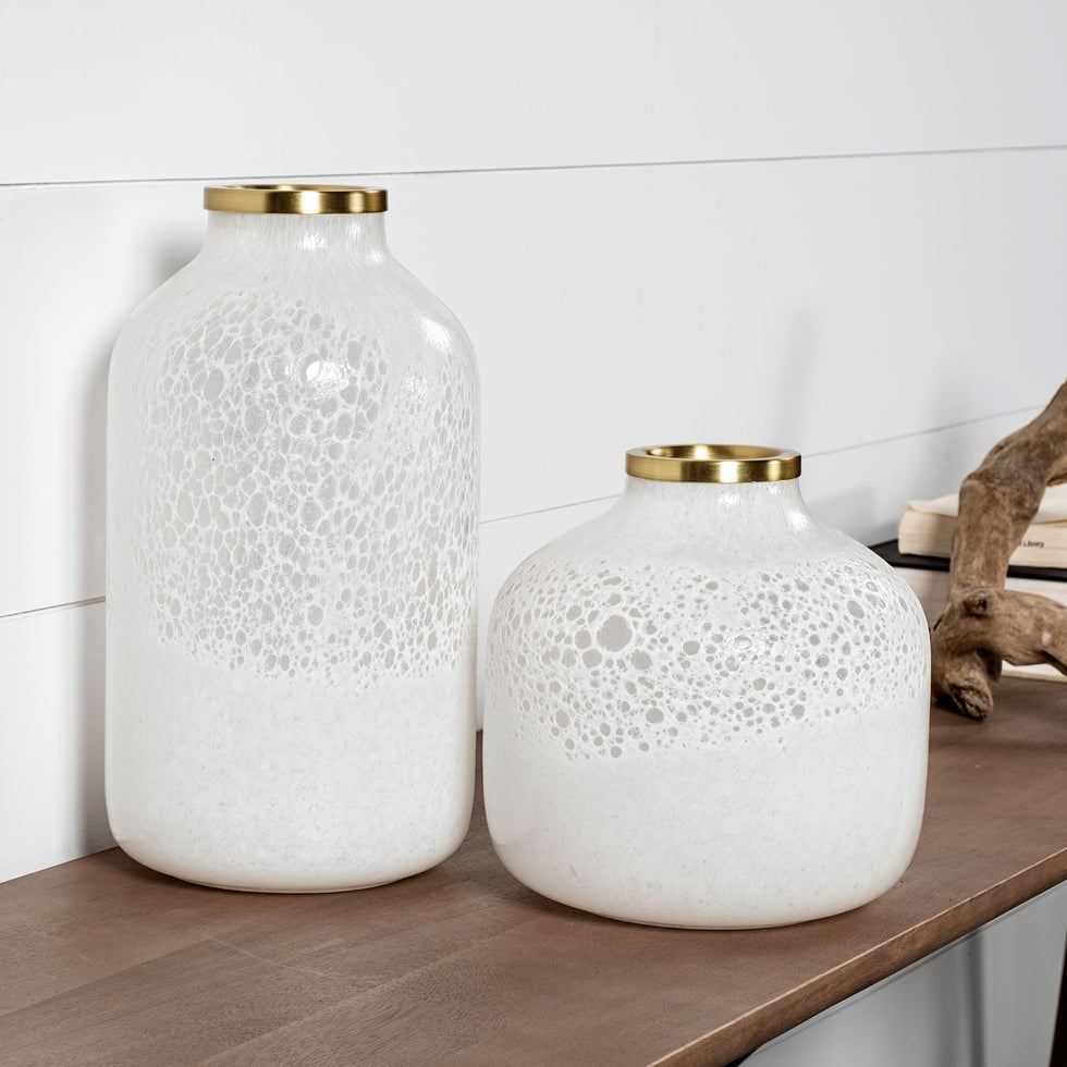 Mercana - Pearl Vase in White, Resin