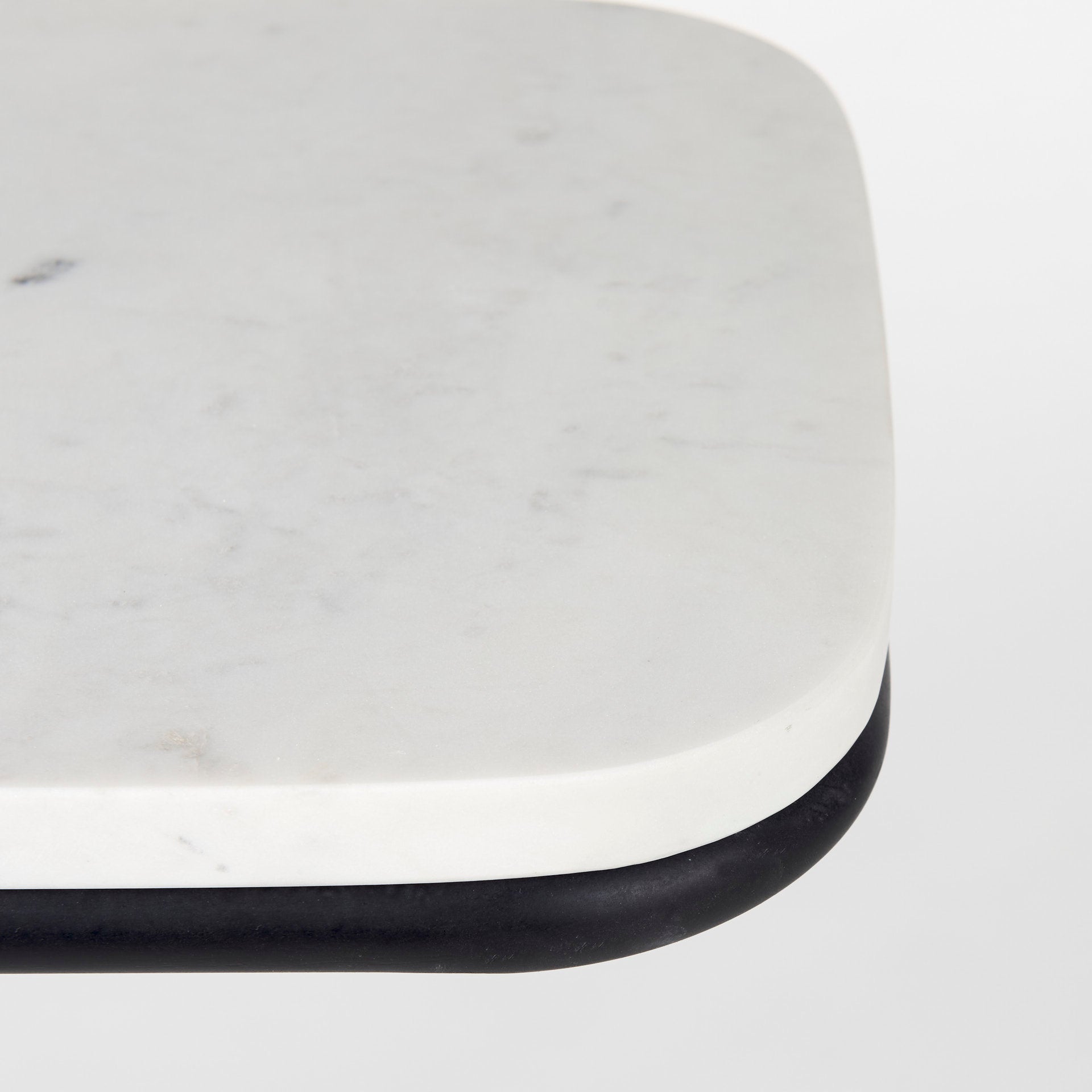 Mercana - Kyra End Table in Black, Metal