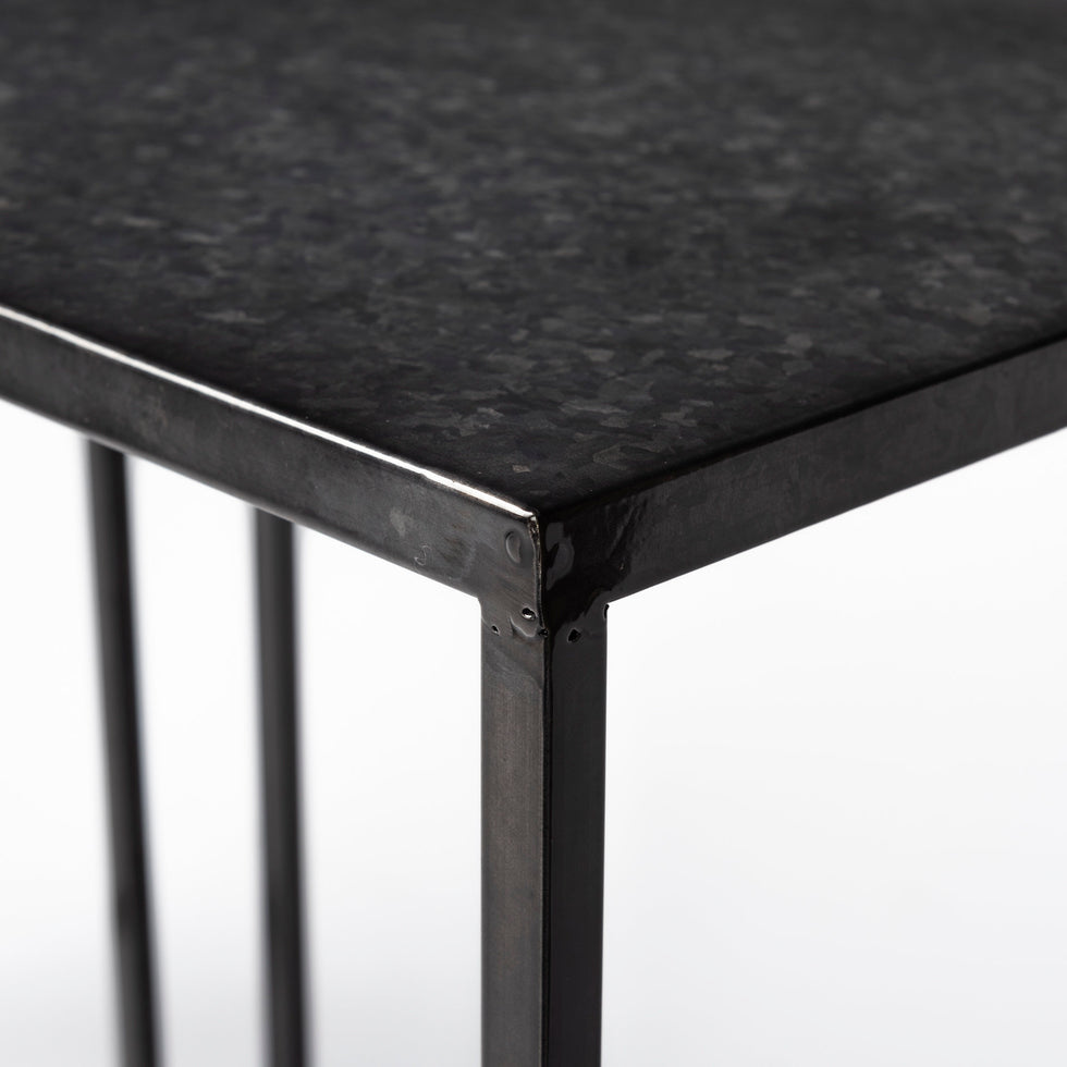 Mercana - Kasey Accent Table in Black, Metal