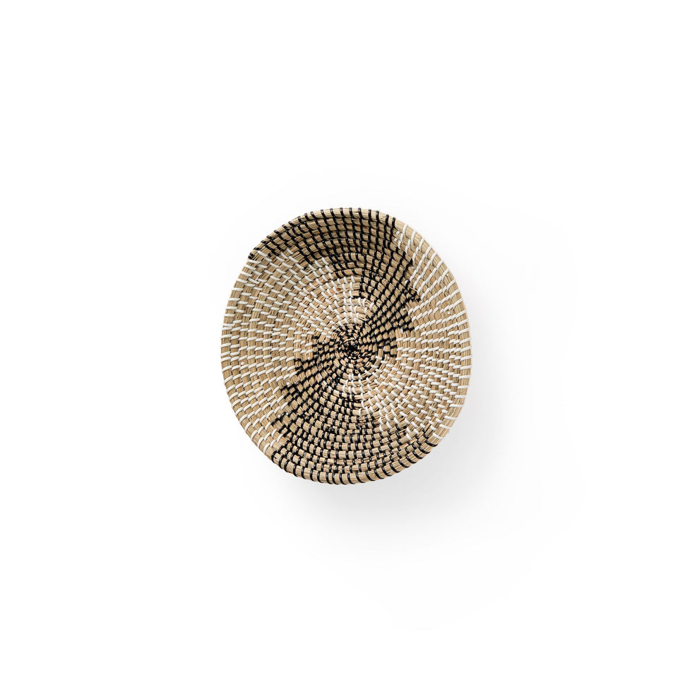 Mercana - Luna Light Brown Seagrass Round Wall Hanging Plate