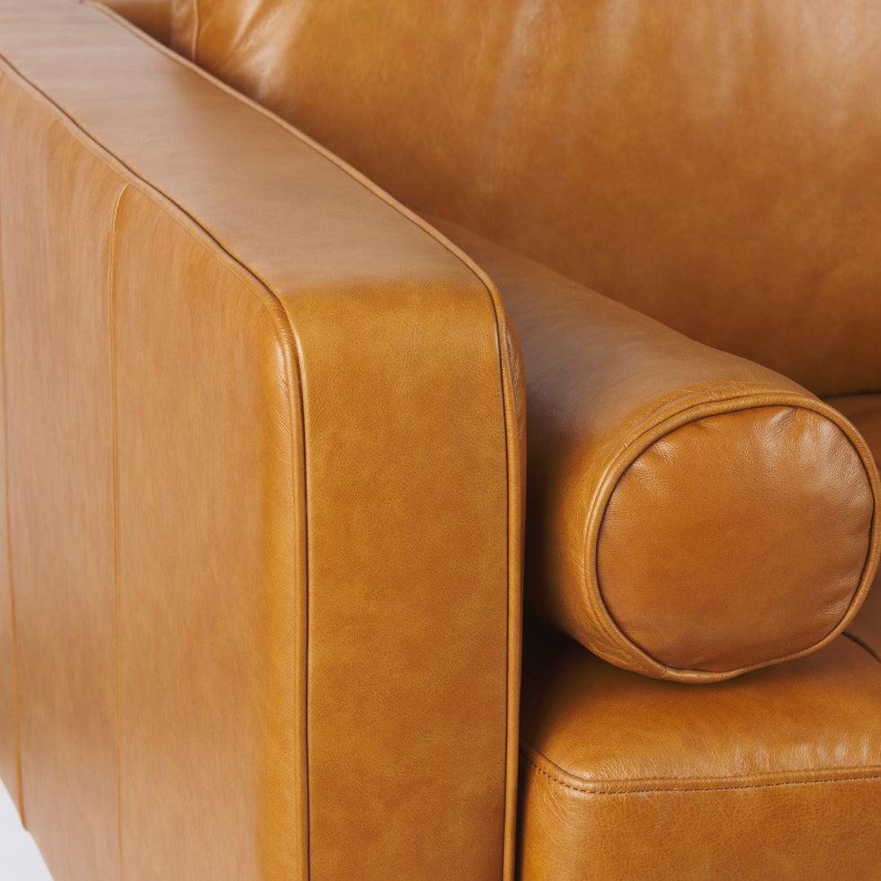Mercana - Svend Loveseat in Tan, Leather